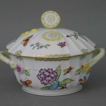 Soup tureen, lemon knob - Museum Victoria