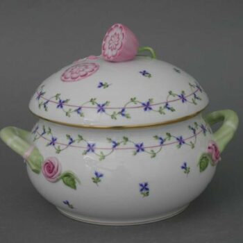 Soup tureen, lemon knob - Petit Blue Garland