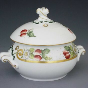 Soup tureen, twisted knob - Berries Gold Edition