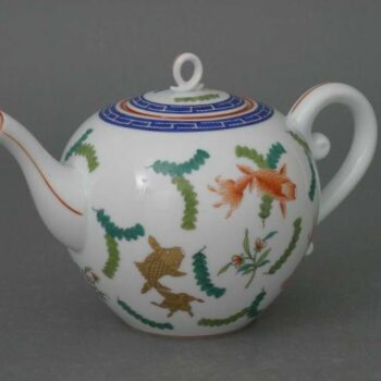 Teapot, dolphin knob - Chinese FIsh
