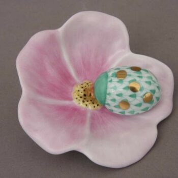 Ladybug on flower menu-holder
