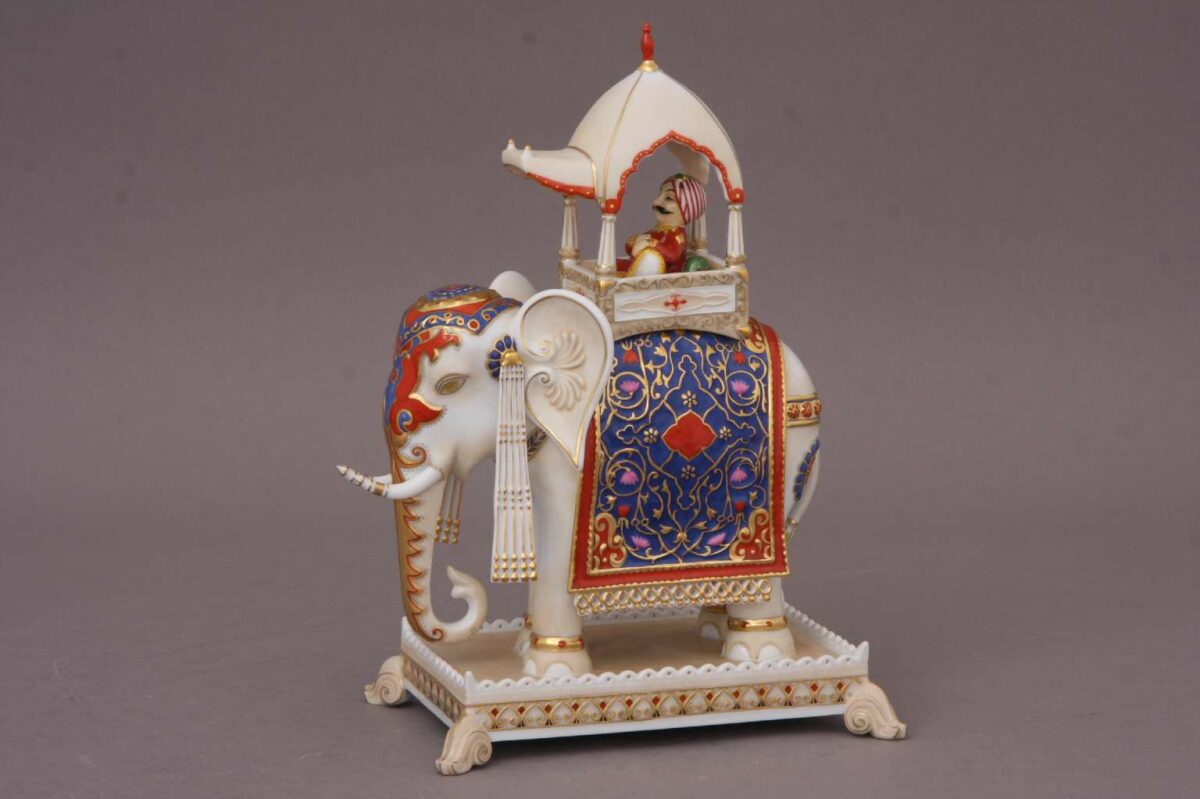 Elephant on base, with maharaja - Image 8