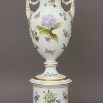 Large Vase, with stand (Assorted decors)
