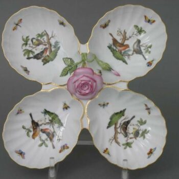 Four fancy dish, with rose