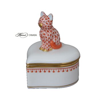 Fancy box, sitting cat final