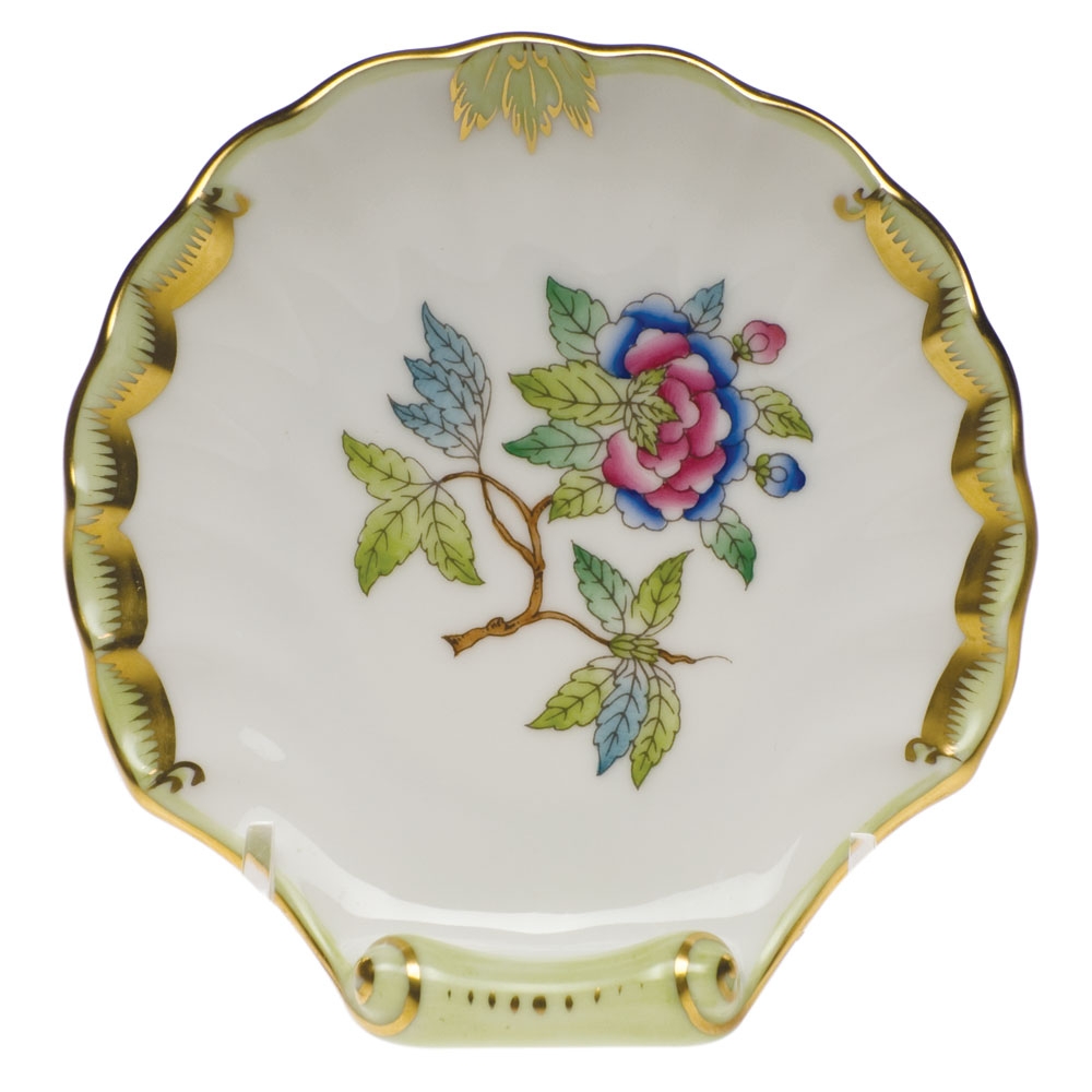Shell shaped pin tray