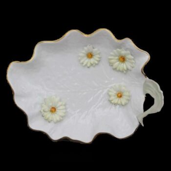 Leaf Dish w. daisies
