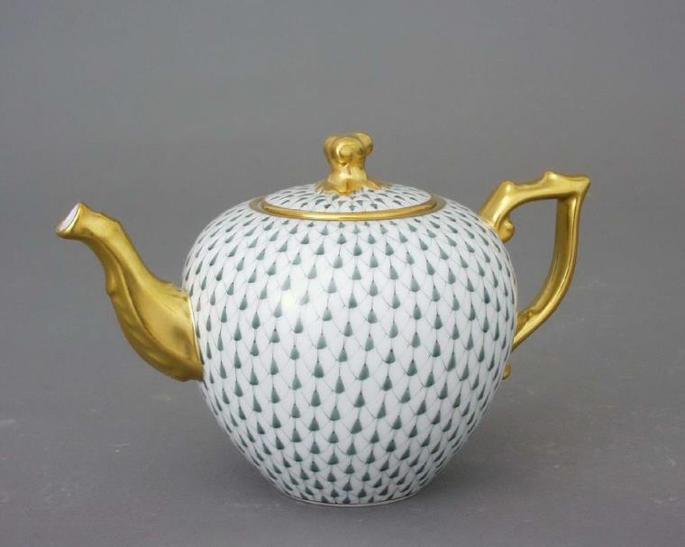Herend Teapot, Twisted Knob - Fishnet Colors