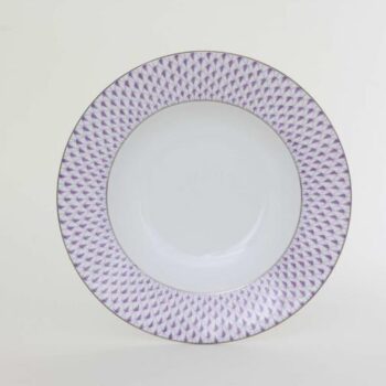 02505-0-00 VHL-PTHerend's siganture fishnet decor is now available in dinner set pieces. Decorates with hand painted platinum edge. Diameter: 22.5 cm - 8.85 inches