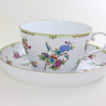 07645-0-91 Giant Teacup and Saucer - Queen Victoria