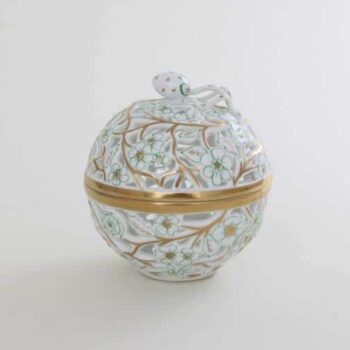 Bonbonniere, Open-work, Strawberry Knob - White and Green