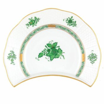 Herend-Porcelain-Crescent-Plate-Chinese-Bouquet-Green-Apponyi-00530-0-00-AV