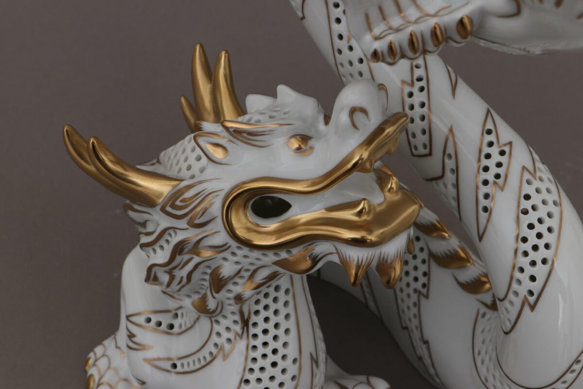 Herend-Dragon-Figurine15999-0-91 A-OR-Limited-White-Gold-1