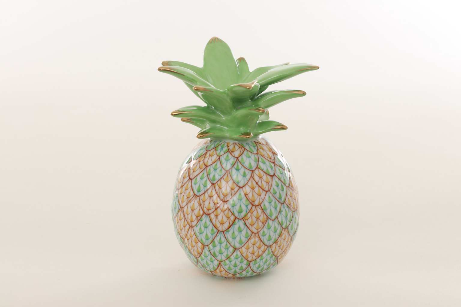 Pineapple Figurine Multicolor Fishnet – Middle Size